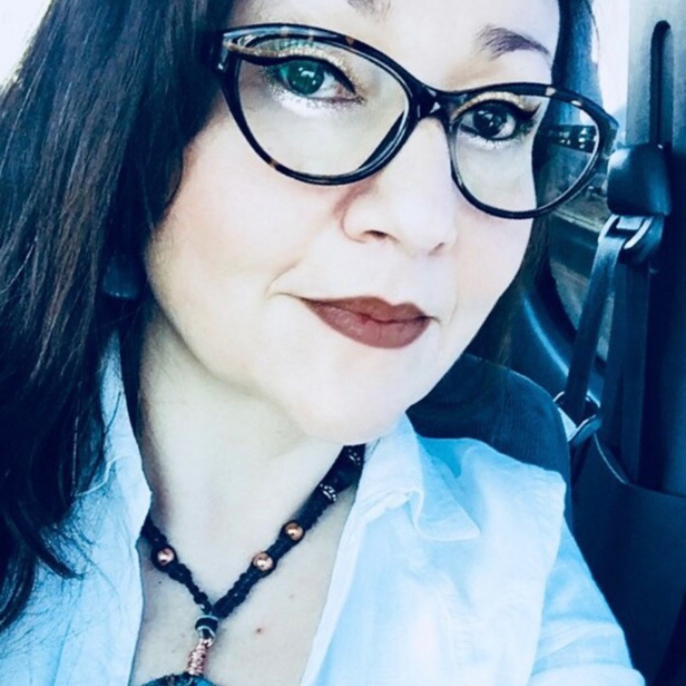 Meet your Posher, Angela